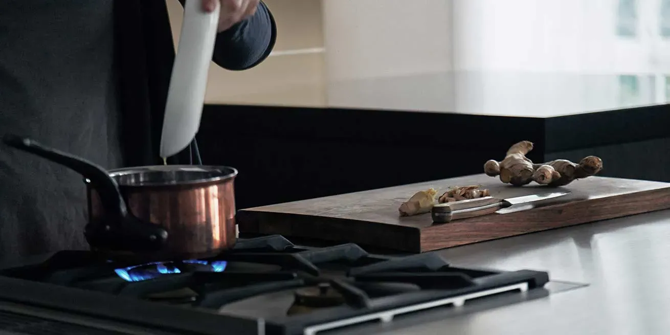 imgi_17_bulthaup-produkte_b-3_kueche-kochen-kochstelle-herd-gas_beige-weiss